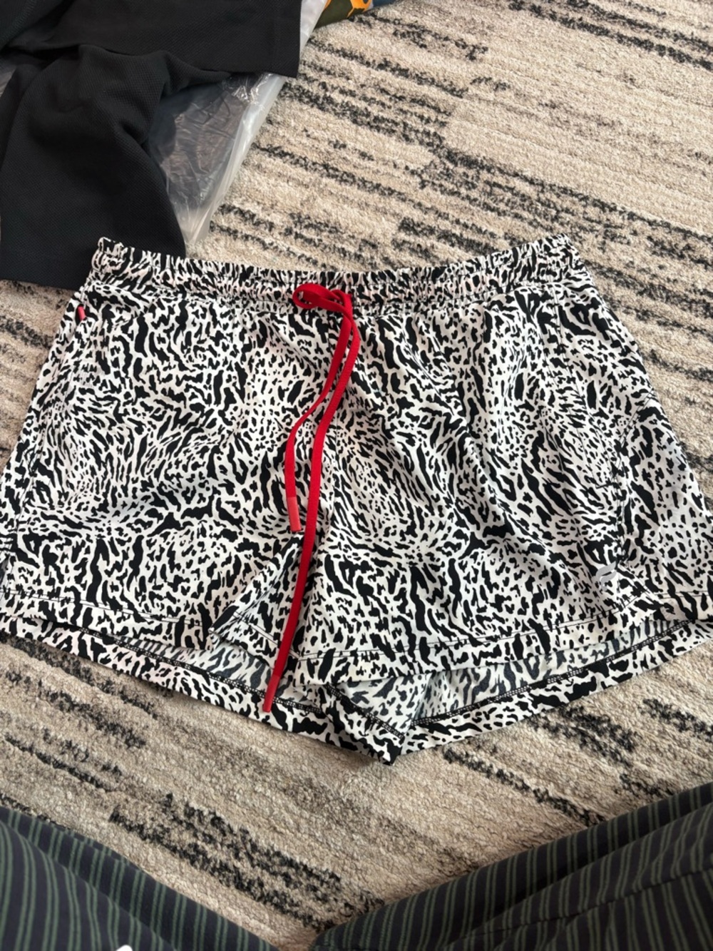 Fabletics All Day Short - Picture 3 of 5